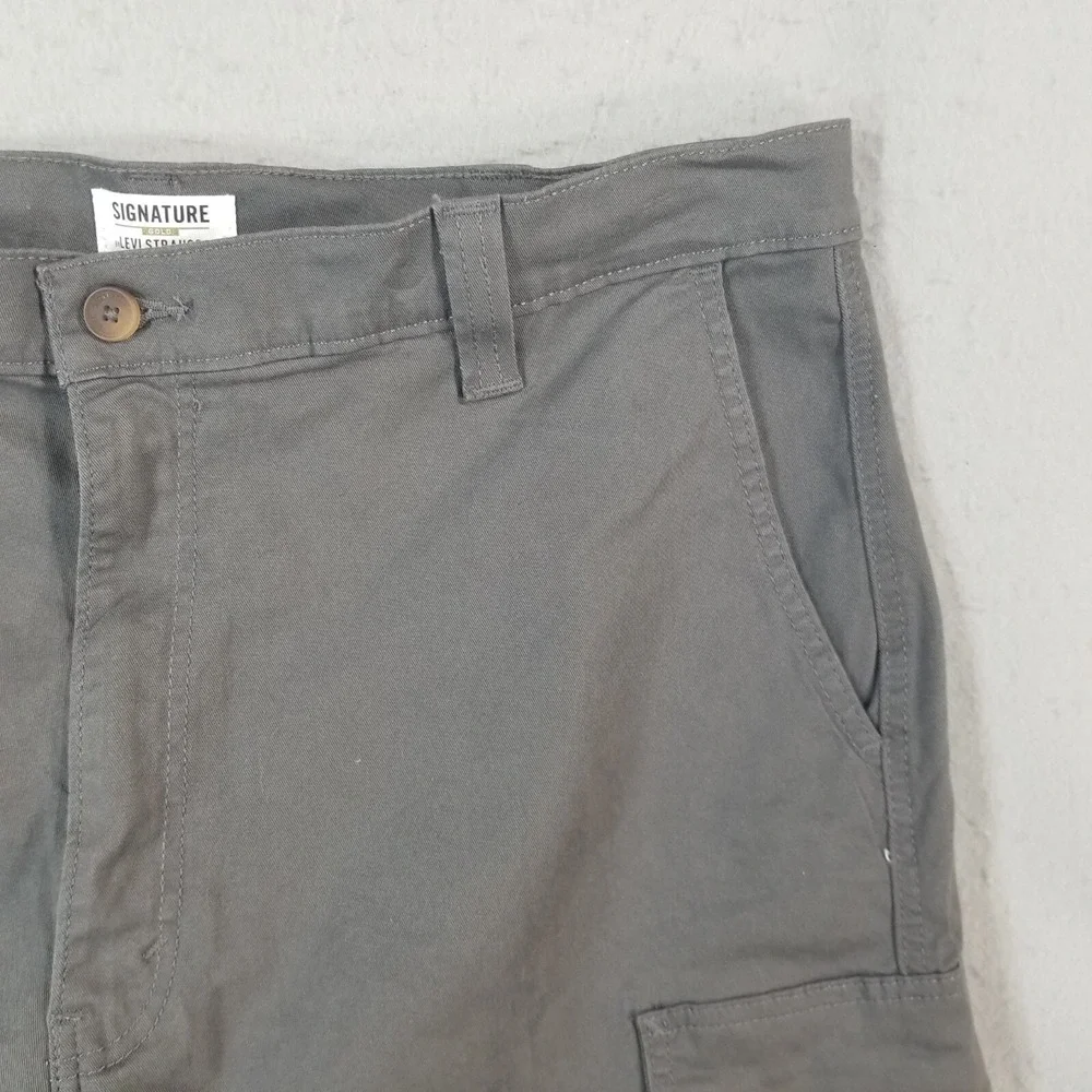 Levi's signature cargo hiking shorts men's 40 x 9.5 Gray Flex stretch outdoor
